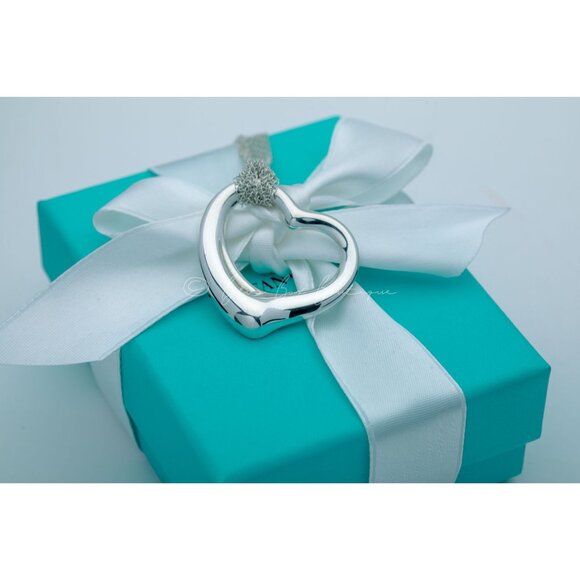 Tiffany & Co. Necklace Large Open Heart Mesh Pendant 36mm in Silver - Picture 6 of 9